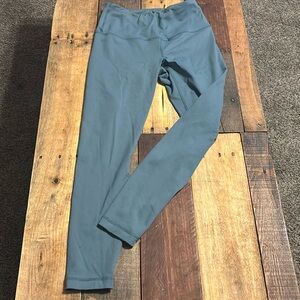 Light blue gray work out leggings